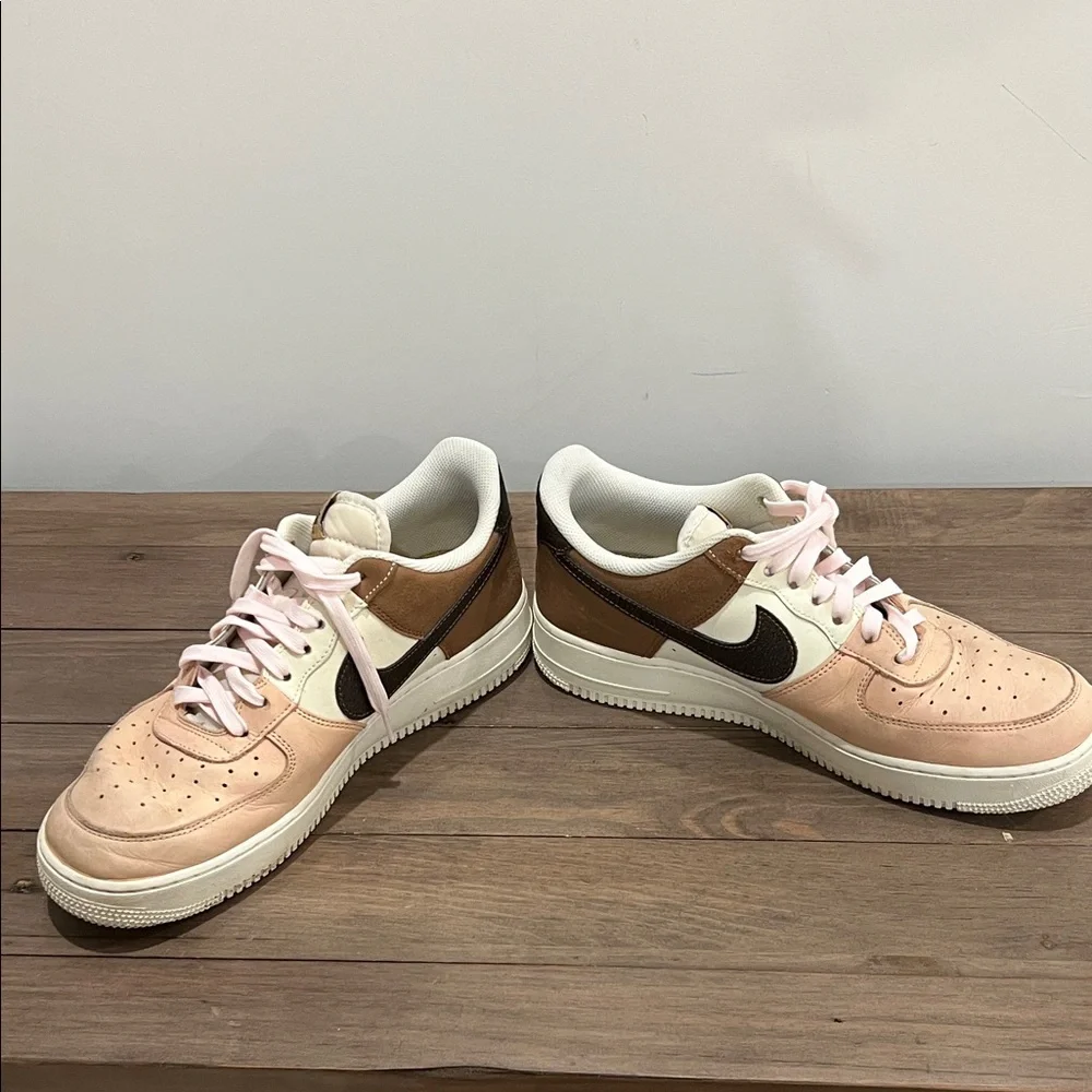 Nike Air Force 1 Low in Tan and Cream with Pink Accents - Picture 8 of 9